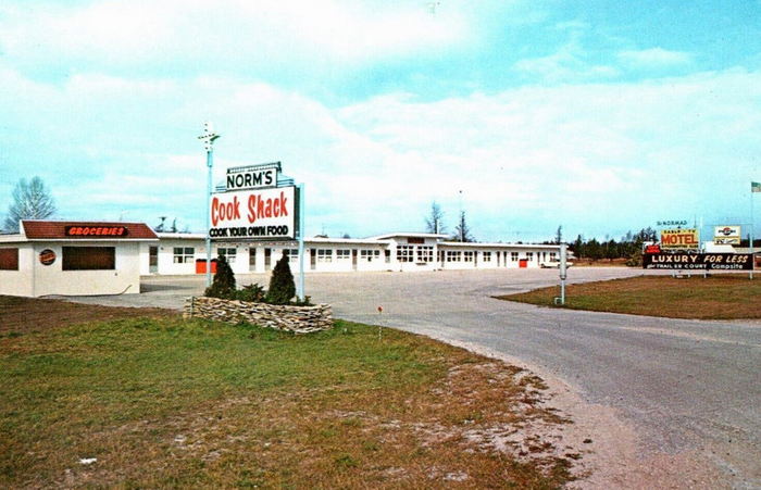 Nor-Mad Motel - Old Postcard Shots (newer photo)